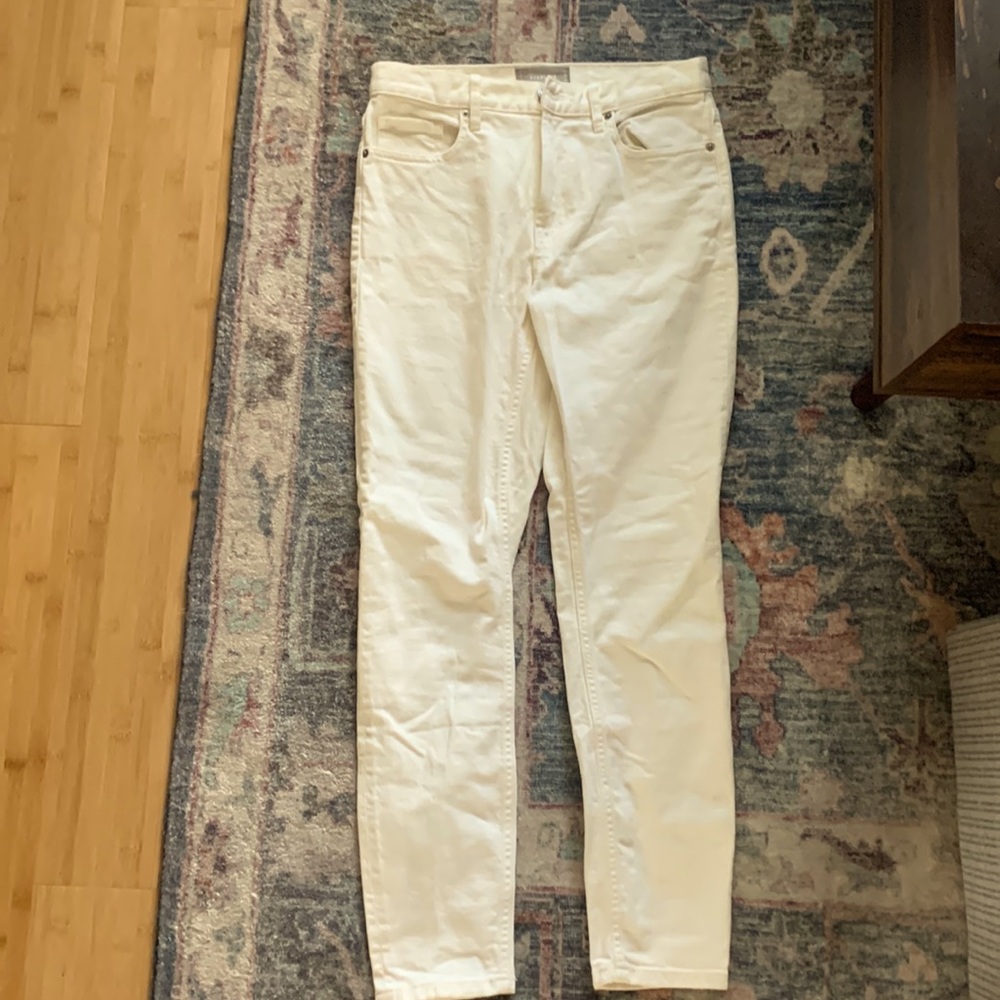 Everlane white jeans in perfect condition